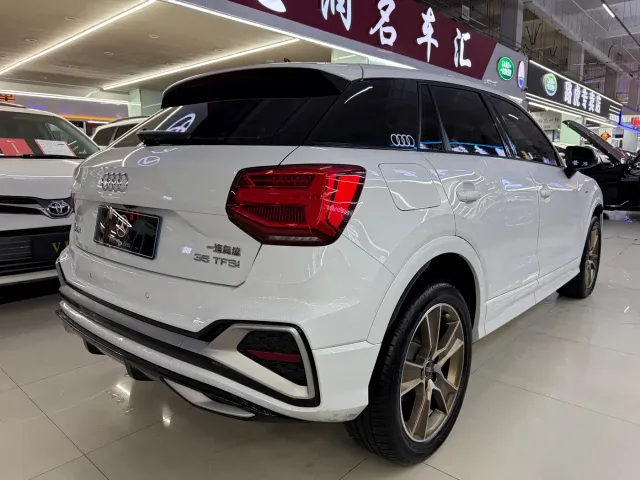 Audi Q2L — Фото автомобиля 6