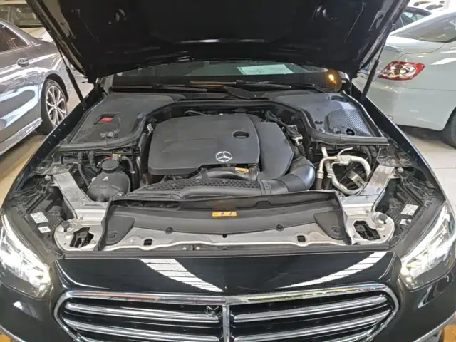 Mercedes-Benz E-Class — Фото автомобиля 19