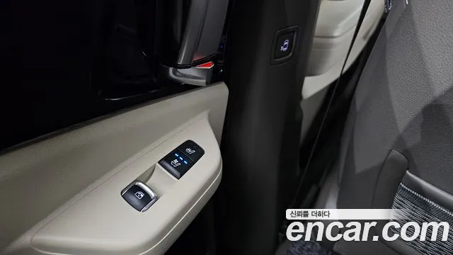 Kia Carnival Generation 4 — Фото автомобиля 17