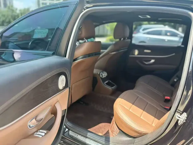 Mercedes-Benz E-Class — Фото автомобиля 5