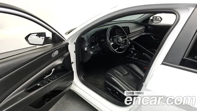 Hyundai AVANTE Avante (CN7) — Фото автомобиля 11