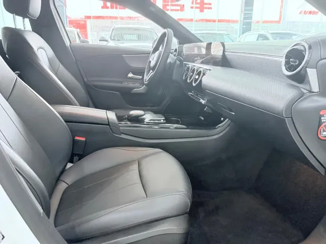 Mercedes-Benz A-Class — Фото автомобиля 11