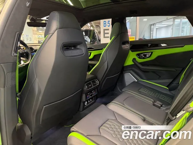 Lamborghini Urus — Фото автомобиля 15