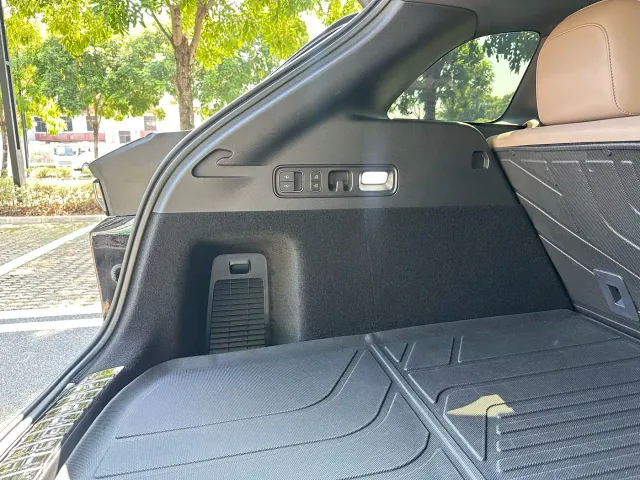 Li Auto i6 — Фото автомобиля 11