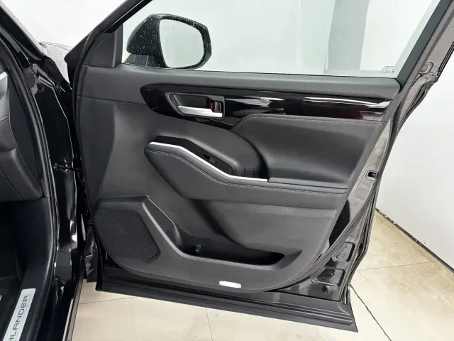 Toyota Highlander — Фото автомобиля 27