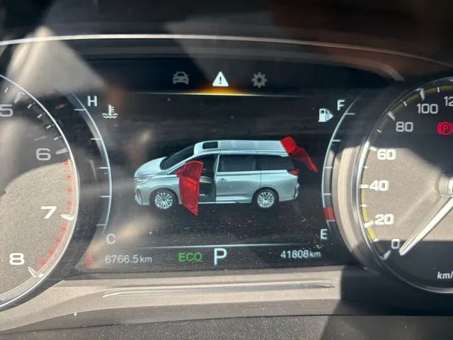 GAC Trumpchi M8 — Фото автомобиля 5