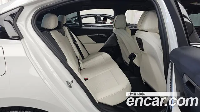 BMW 5 Series G60 — Фото автомобиля 17