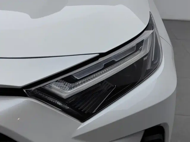 Toyota RAV4 — Фото автомобиля 7