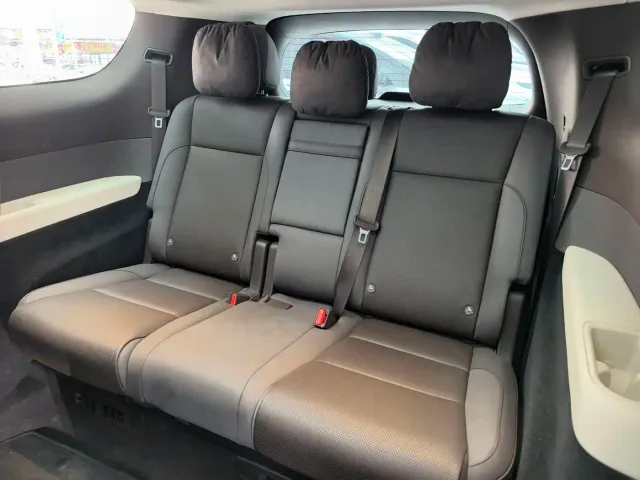 Li Auto MEGA — Фото автомобиля 13
