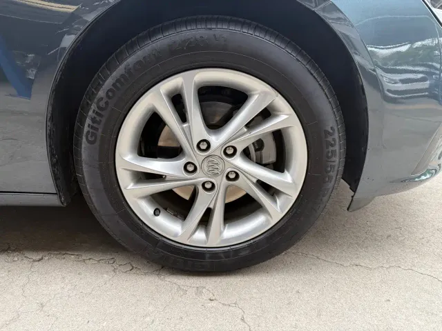 Buick Regal — Фото автомобиля 8