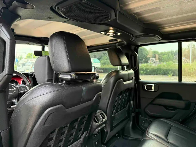 Jeep Wrangler — Фото автомобиля 11