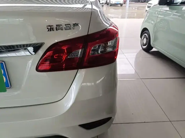Nissan Sylphy — Фото автомобиля 23