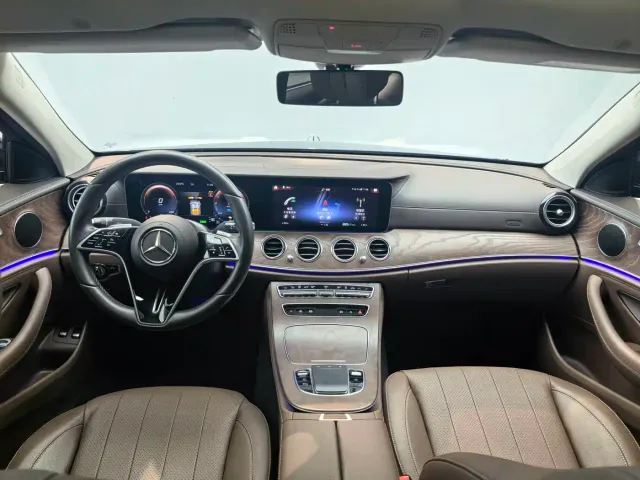 Mercedes-Benz E-Class — Фото автомобиля 10
