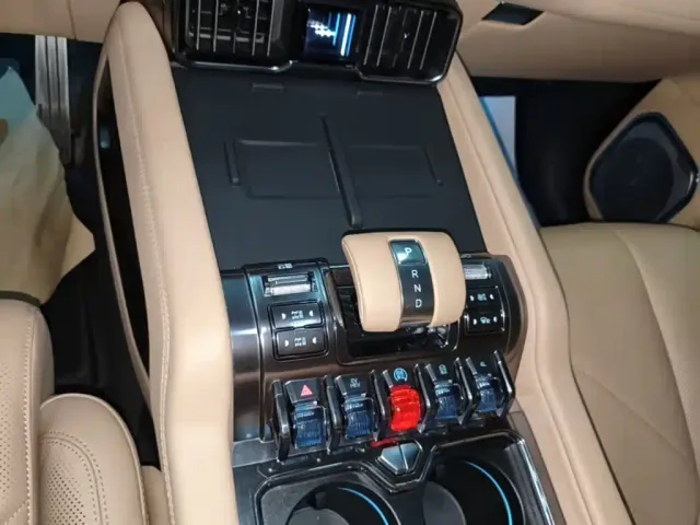 BYD FangChengBao Leopard 8 — Фото автомобиля 13