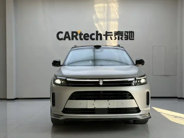 Aito M7 — Фото автомобиля 2
