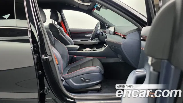 Genesis GV70 — Фото автомобиля 25