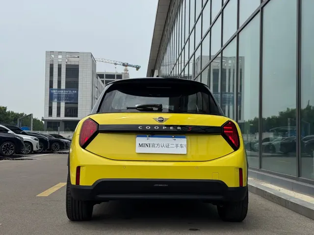 MINI Hatch — Фото автомобиля 18