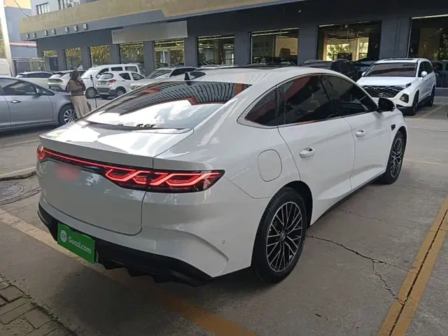 BYD Qin L — Фото автомобиля 6