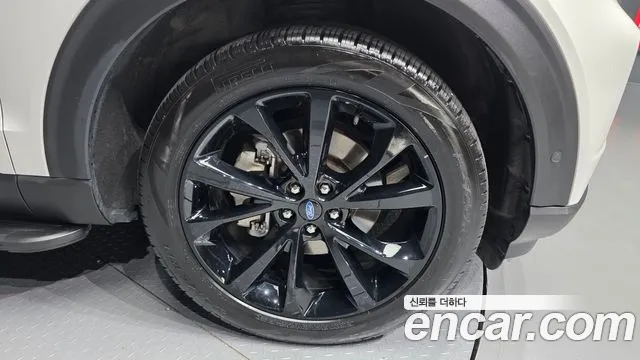 Ford Explorer Explorer 6 поколение 3.0 Platinum 4WD — Фото автомобиля 17