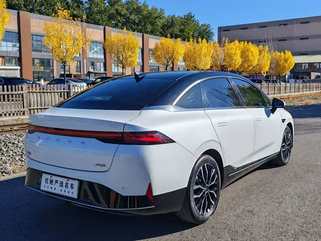 Xpeng P5 — Фото автомобиля 6