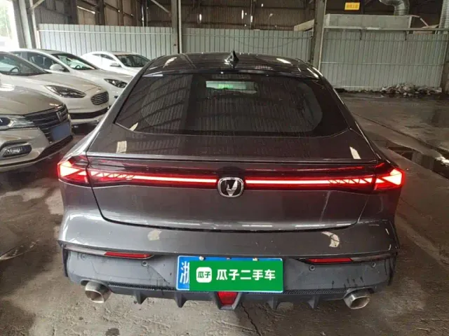 Changan UNI-V — Фото автомобиля 5