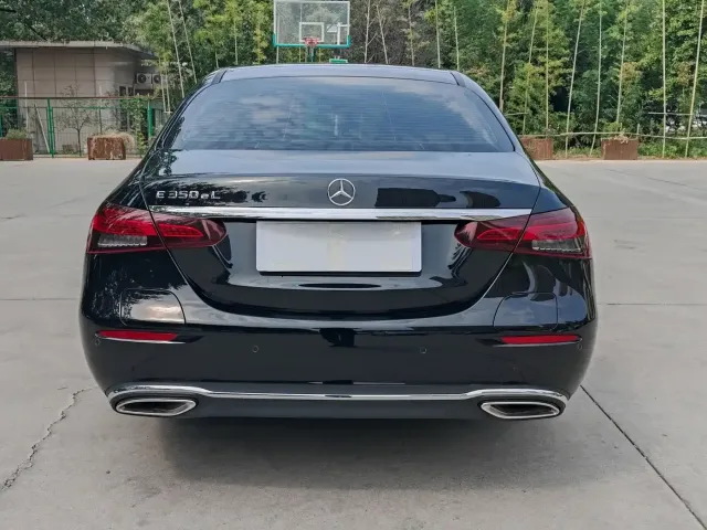 Mercedes-Benz E-Class — Фото автомобиля 13
