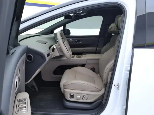 Li Auto i6 — Фото автомобиля 9