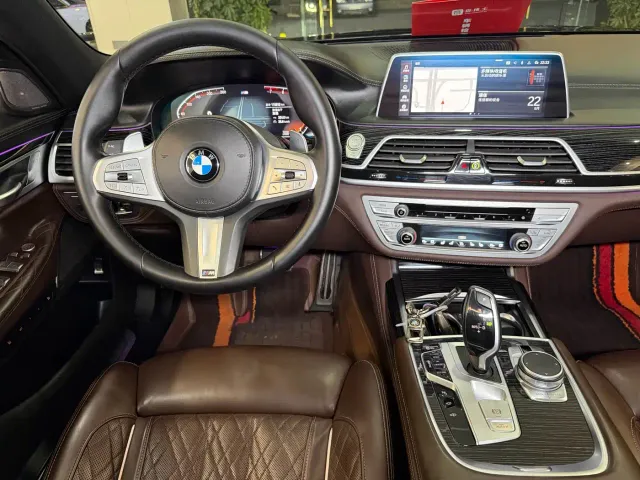 BMW BMW 7 Series 2021 Model 740Li Premium M Sport Package — Фото автомобиля 17