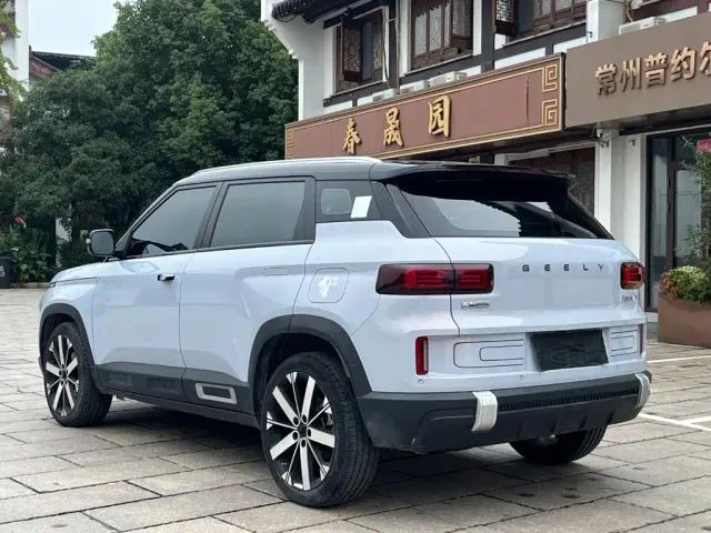 Geely ICON — Фото автомобиля 5