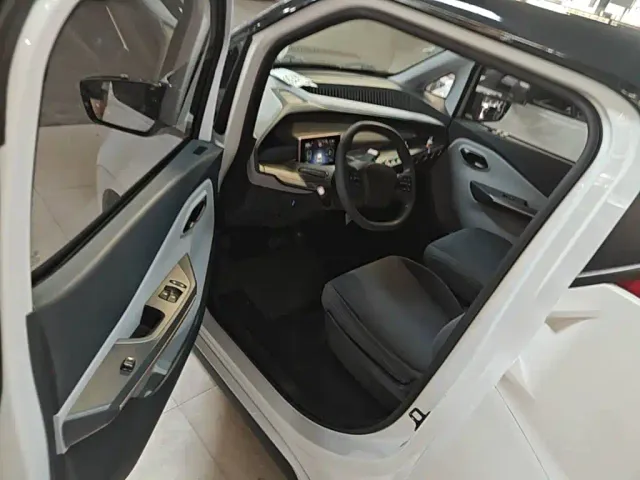 Wuling NanoEV — Фото автомобиля 15