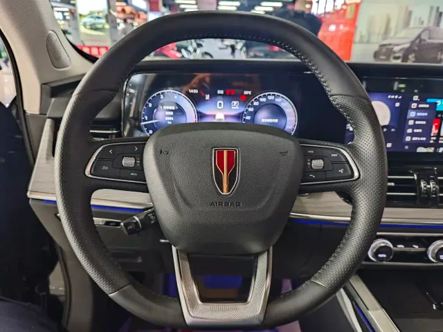 Hongqi HS5 — Фото автомобиля 4