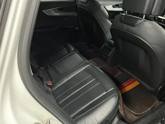 Audi A4L — Фото автомобиля 11