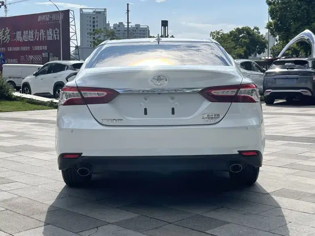 Toyota Camry — Фото автомобиля 6