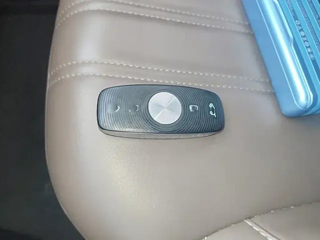 Roewe iMAX8 — Фото автомобиля 8