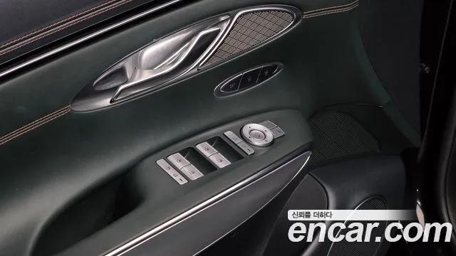 Genesis GV70 2.5T Бензин AWD — Фото автомобиля 16