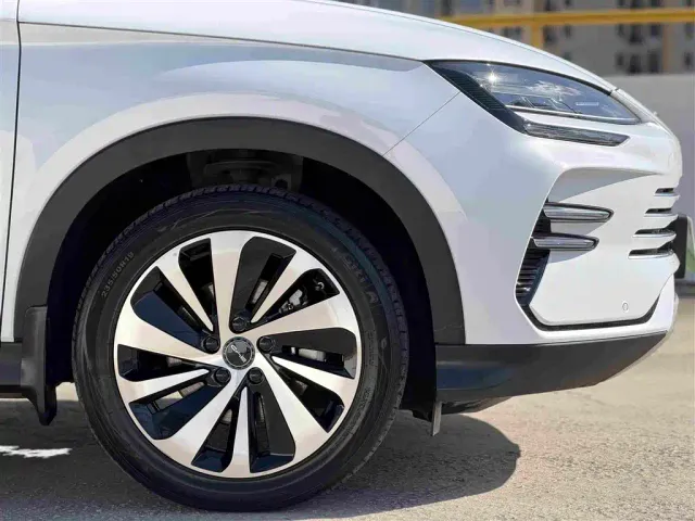 BYD Song PLUS — Фото автомобиля 11