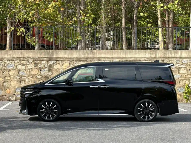 Toyota Vellfire — Фото автомобиля 3