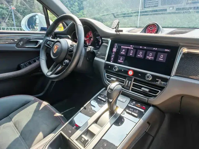 Porsche Macan — Фото автомобиля 5