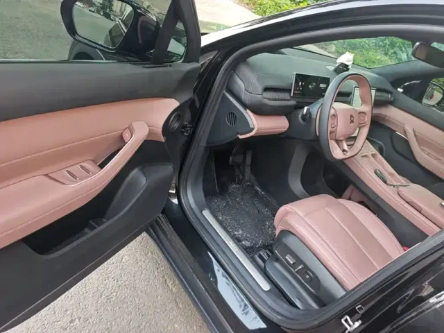 Nio EC6 — Фото автомобиля 15
