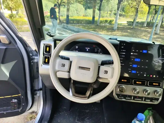 iCAR V23 — Фото автомобиля 10