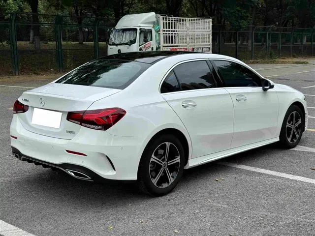 Mercedes-Benz A-Class — Фото автомобиля 11