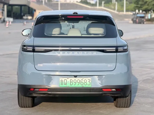 Leapmotor B10 — Фото автомобиля 4