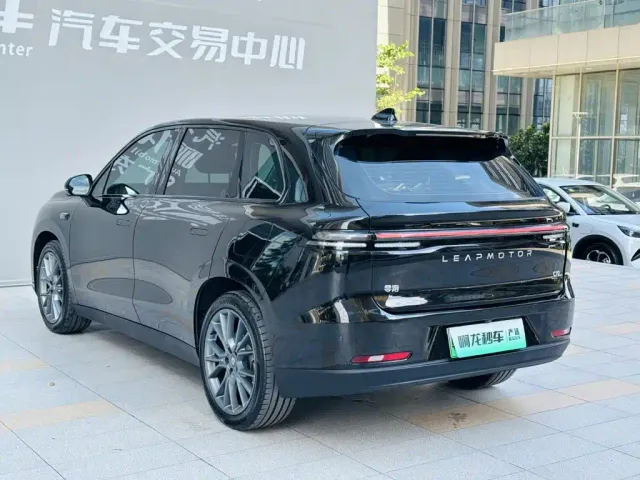 Leapmotor C10 — Фото автомобиля 15