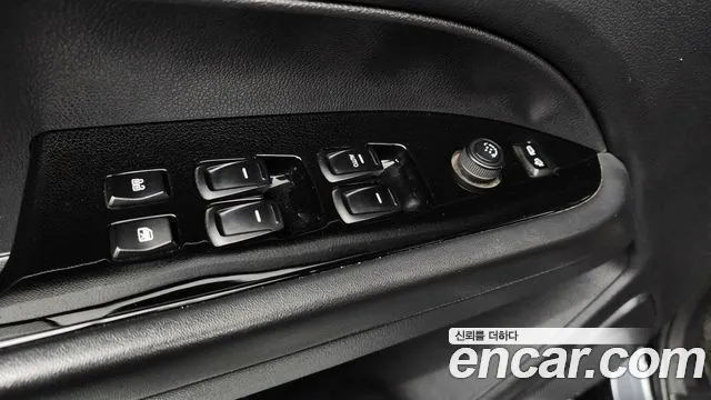 KG_Mobility_Ssangyong Rexton Новый Rexton Sport Khan Дизель 2.2 4WD — Фото автомобиля 22