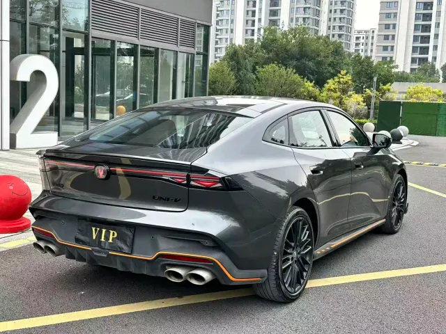 Changan UNI-V — Фото автомобиля 12