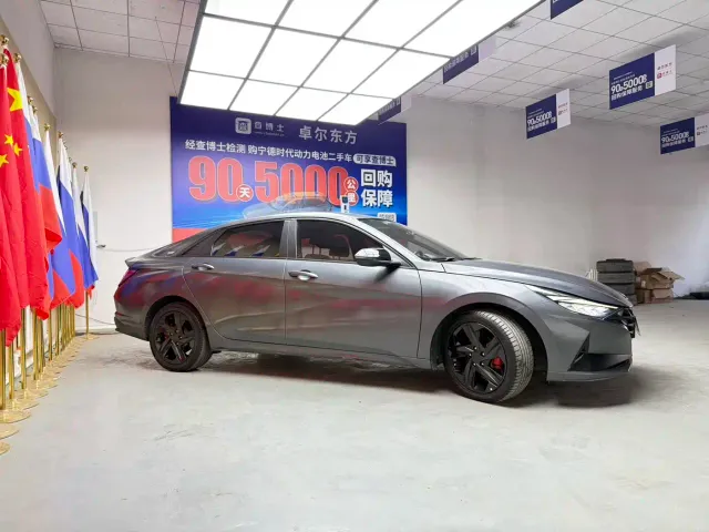 Hyundai Elantra — Фото автомобиля 3