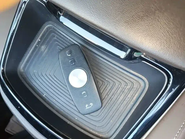 Roewe iMAX8 — Фото автомобиля 8