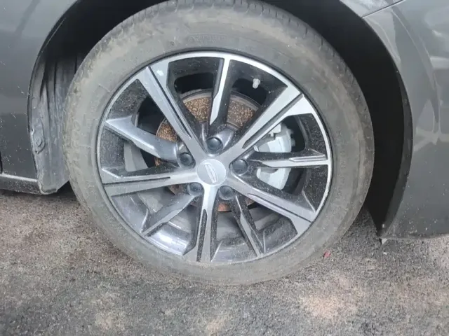 Geely Emgrand — Фото автомобиля 8