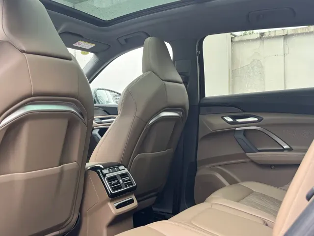 Audi Q5L — Фото автомобиля 16