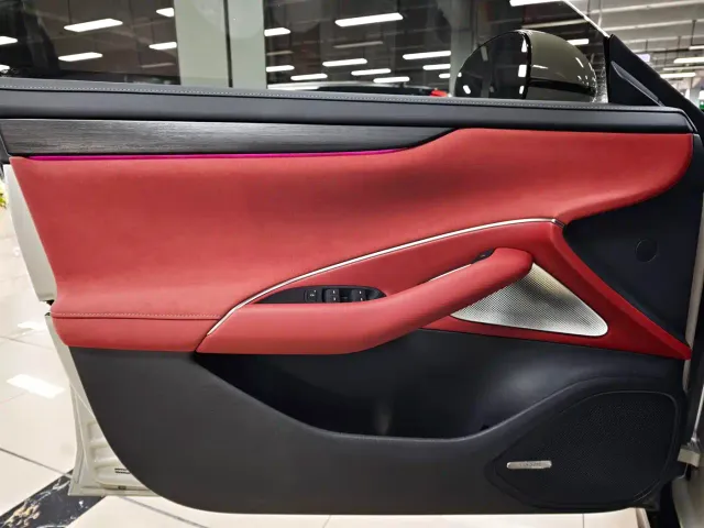 Xiaomi SU7 — Фото автомобиля 24